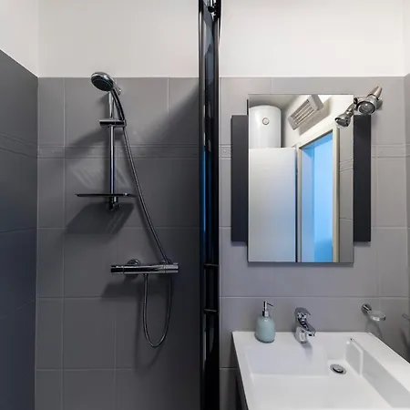 Penthouse By Belmont Realty Apartment *