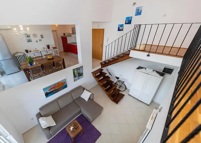 Penthouse By Belmont Realty Appartement