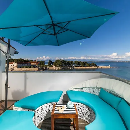 Penthouse By Belmont Realty *