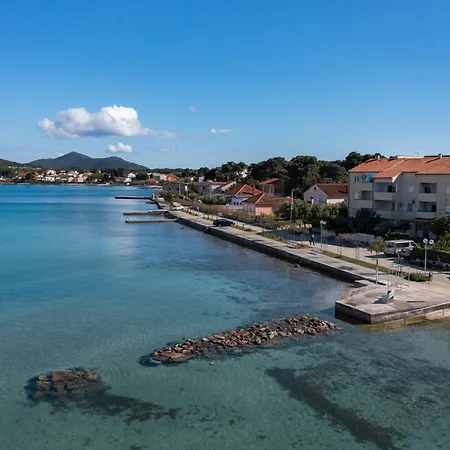 Penthouse By Belmont Realty Apartman