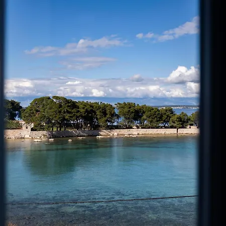 Penthouse By Belmont Realty Apartman Ugljan