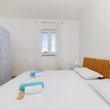 Penthouse By Belmont Realty Apartman *