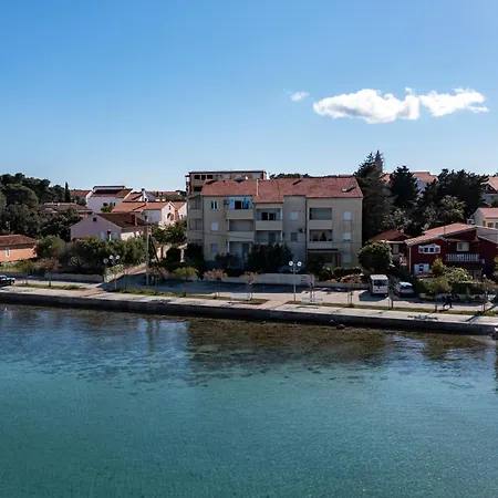 Penthouse By Belmont Realty Apartman Ugljan