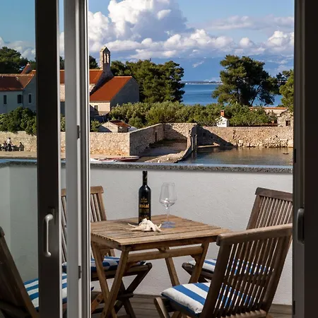 Penthouse By Belmont Realty Apartman Ugljan