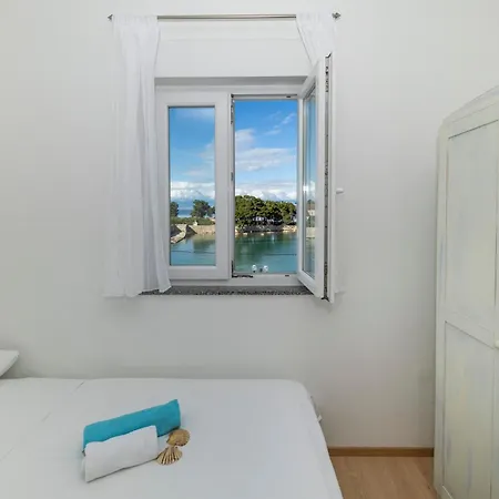 Penthouse By Belmont Realty *