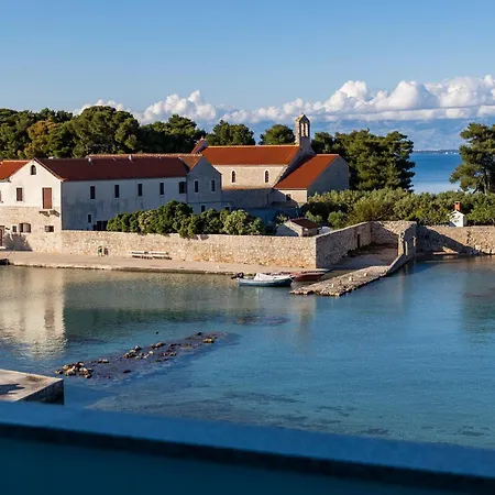 Penthouse By Belmont Realty