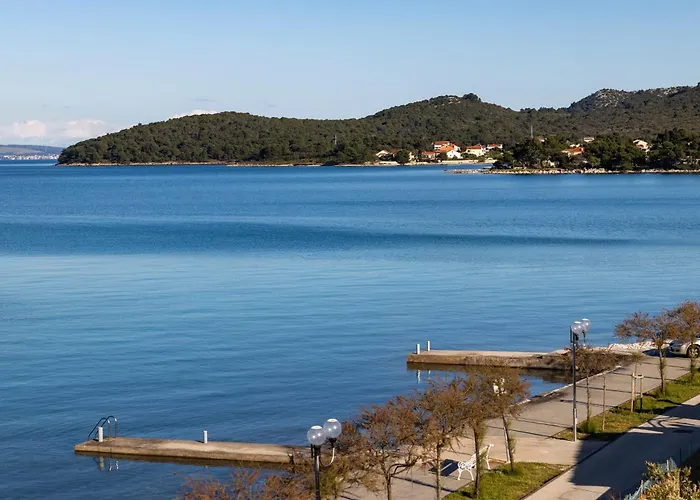 Penthouse By Belmont Realty Apartman *