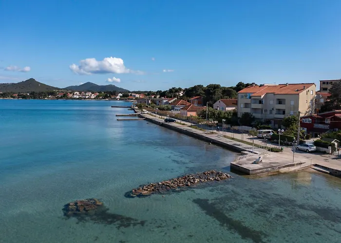 Penthouse By Belmont Realty Apartman