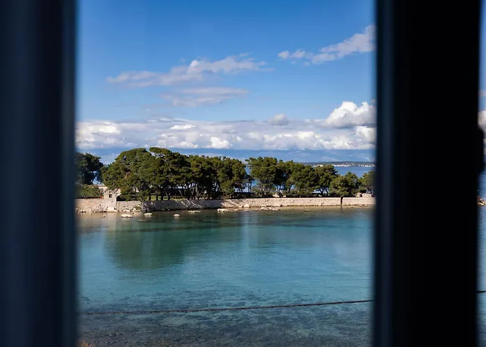 Penthouse By Belmont Realty Apartman Ugljan