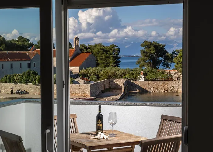 Penthouse By Belmont Realty Apartman Ugljan