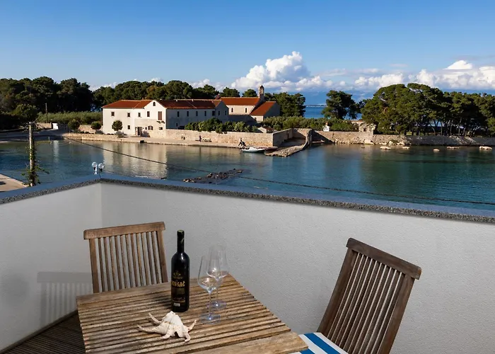 Penthouse By Belmont Realty *